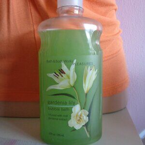 Bath & Body Works GARDENIA LILY Bubble Bath Foam Bath 10 fl oz